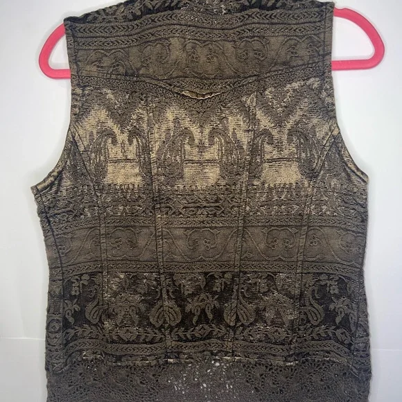 Gold Lace Sleeveless Vest - Picture 8 of 11